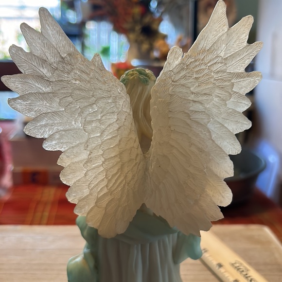 Praying Angel Resin Figurine NWOT 🙏😇 - Picture 8 of 10